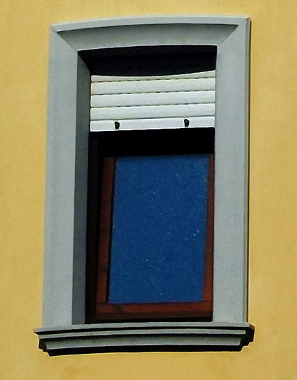 Davanzali e soglie per finestre per ristrutturazione facciate